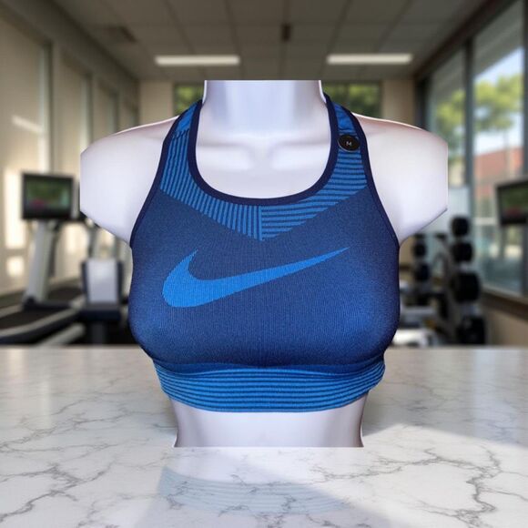 NWT Girls' Nike Fe/Nom Sports Bra Size Medium - Picture 1 of 5